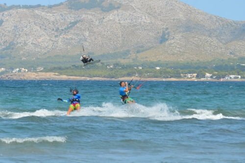 4 clases de kite en Mallorca curso de saltos