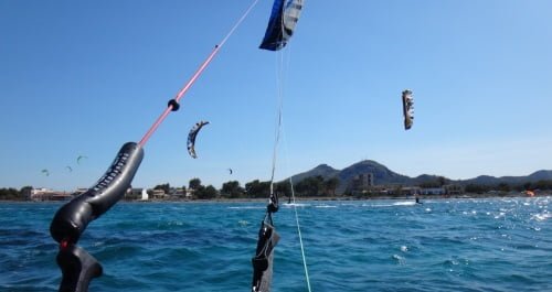 9 foto de de-derrière-le kite-grand-succès dans Majorque-léger-vent