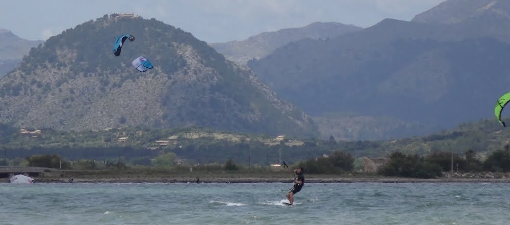 5 Puerto de Pollensa escuela de kitesurf en Mallorca en Julio