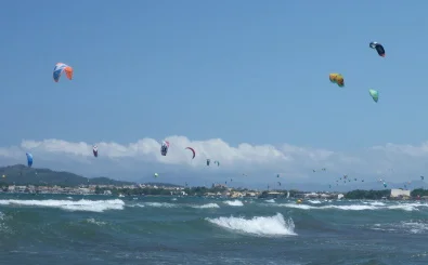 bahia de Pollensa kitesurf en Mallorca en Julio