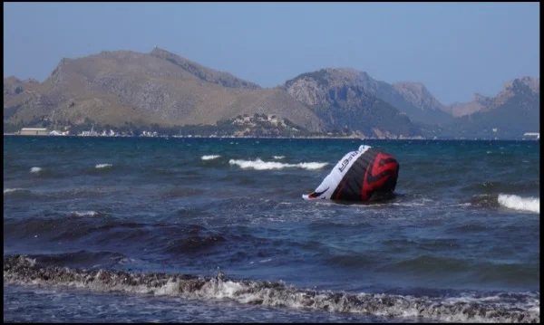 1 how relaunch a kite foil Flysurfer in Mallorca kiteschool