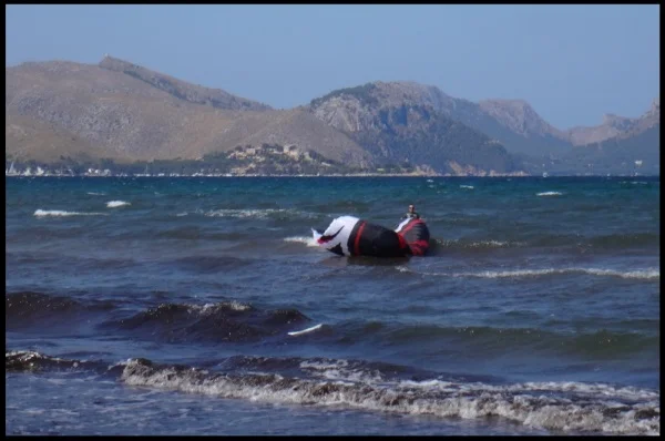 2 kite starts turning kitesurfing mallorca in April
