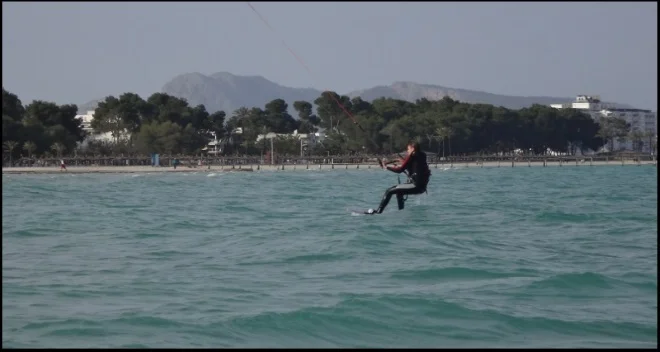5 kitesurfing lessons in April in Mallorca Martina first ride kitesurfing