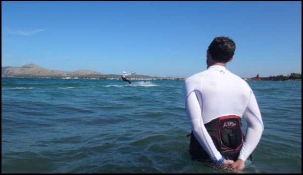 watching the progress kitesurfing lessons in Mallorca in June