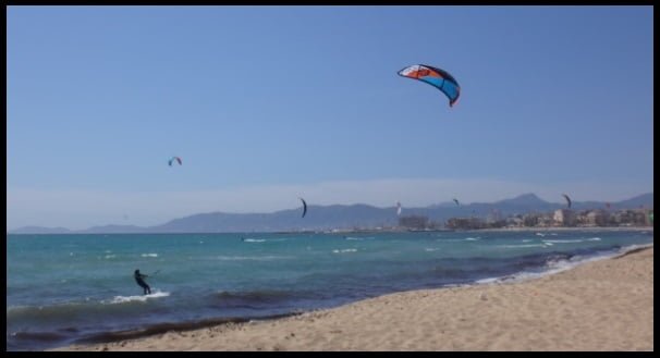 wind of SW in Can Pastilla kite course in May in Mallorca