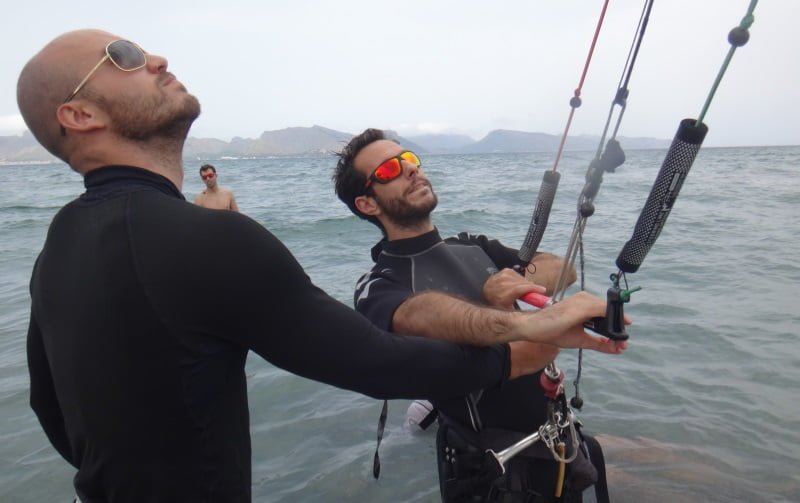 3 kite-lehrer-Überwachen-Sie-www-kitemallorca-com-kiten-lernen-auf-Alcudia-und-Pollensa