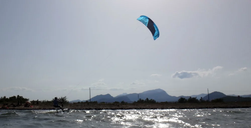 3 kite lessons Sa Marina with Oriol kite course in June Pollensa Bay