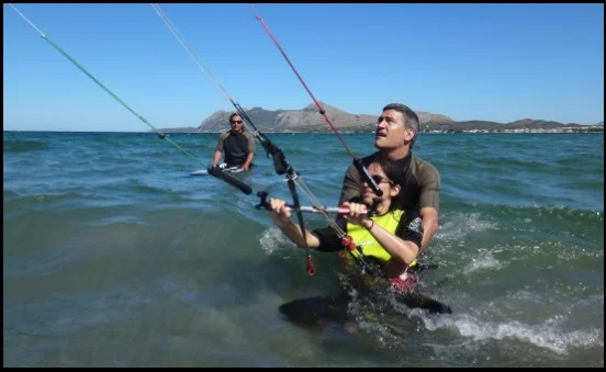 1 Pendant le séjour de nos amis kitesurfing Majorque ecole de kite a Pollensa
