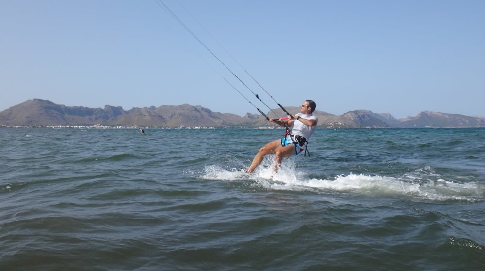 2-Gewinnt-Geschwindigkeit-Kiteschule-Mallorca-Training