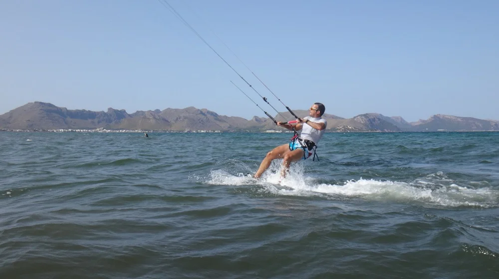 2-Gewinnt-Geschwindigkeit-Kiteschule-Mallorca-Training