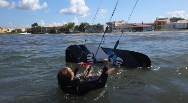 2 preparada para el waterstart kitesurfing mallorca