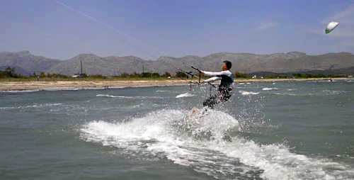 3 nuestro kitespot las clases se dan en zona libre de otros principiantes