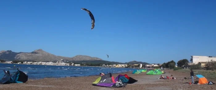 5-Flysurfer-21-Mts-bekommen-im-Wasser-wenn tube kites-sind-nicht-fliegen-mehr