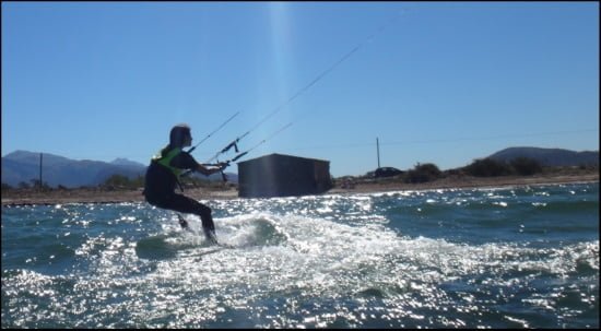 5 l'equipement de marque kitesurf Flysurfer kite course en Paques