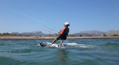 8 a up in the board kitesurfing mallorca