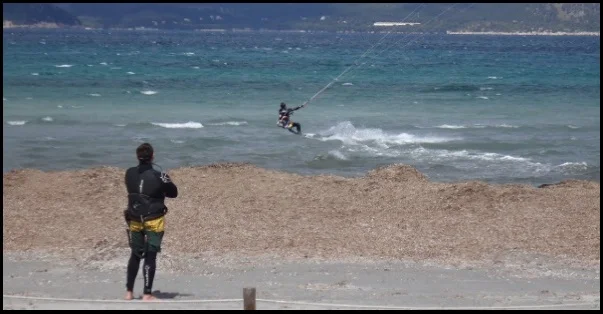 9-quelqu'un-devrait-regarder-vous-tandis que vous practiquez le kitesurf
