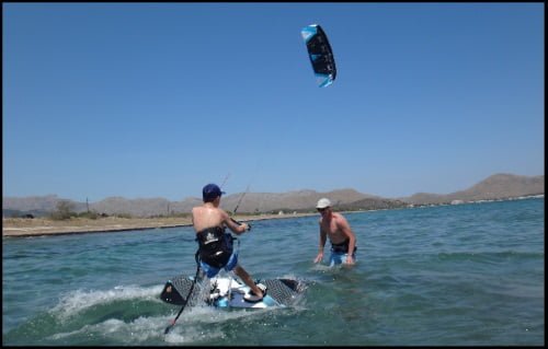 kitesurfing cursos en Mallorca mirar hacia arriba no es la solución