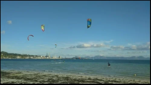 kitesurfing mallorca ecole de kite le vent du sud et même le sud-ouest peut souffler 
