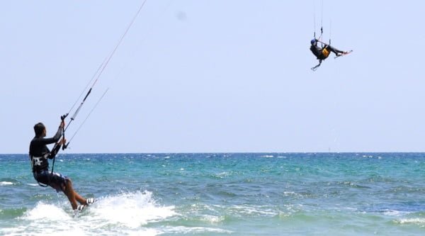 kitesurfing-mallorca-kitejump saltando en Pollensa
