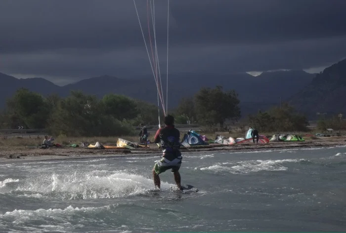13 el dia empoeora, el viento del Oeste aumenta de intensidad