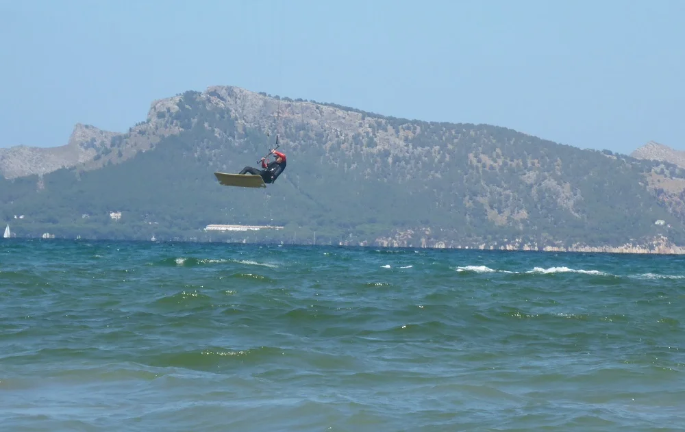 kitesurf en Pollensa Jonay salta