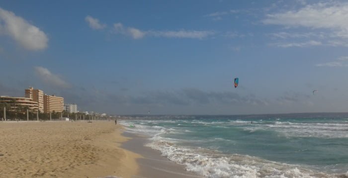 2 Playa-de-palma-SArenal-in-October-after-thermal-wind-season-kitesurfing mallorca-com-kiteschool-in-Mallorca